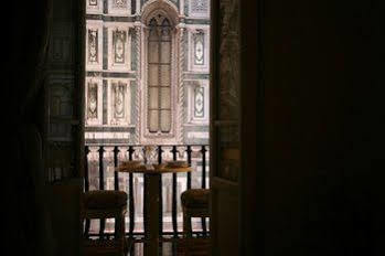 Granduomo Charming Apartahotel Florencia