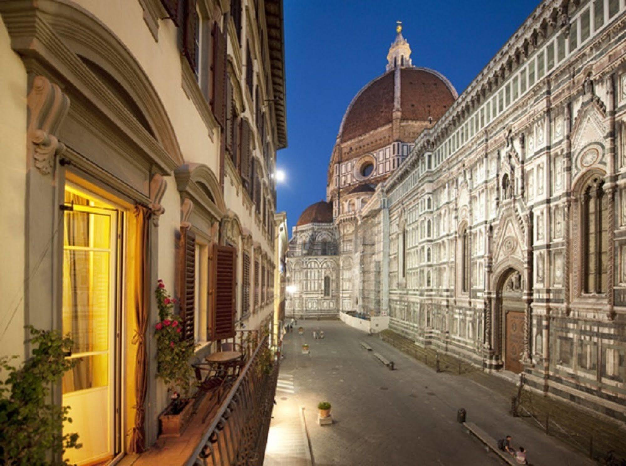 Apartahotel Granduomo Charming Florencia